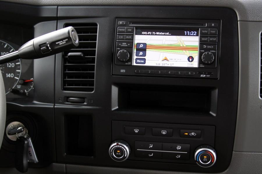  Nissan NV2500 HD 2012 года  (фото 11 из 38)